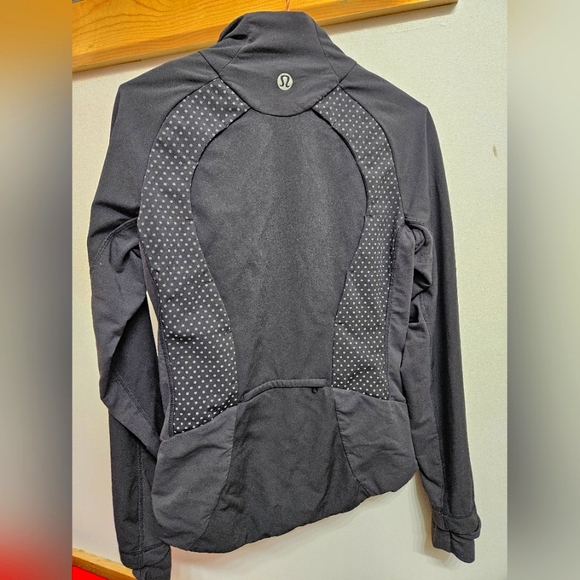 Lululemon Running Jacket - Picture 3 of 5
